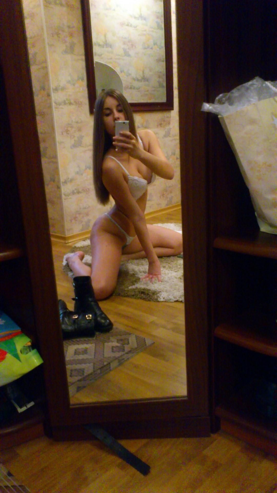 Real Sister Nude Selfie Real Sister Nude Selfie